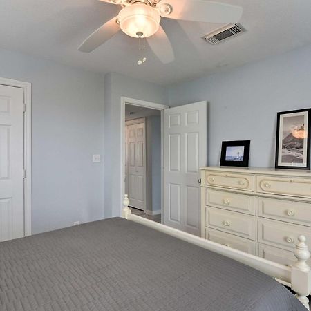 Oceanfront Galveston Home - Walk To Beach! Екстериор снимка