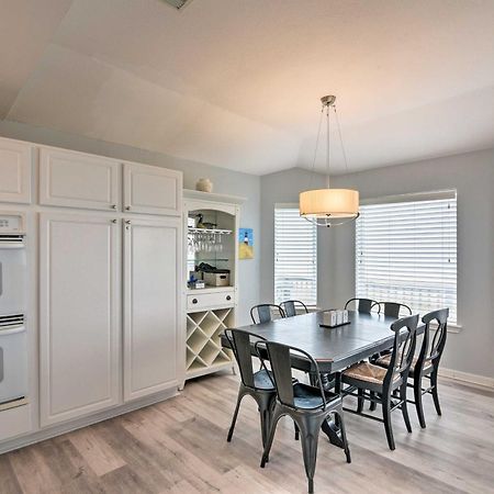 Oceanfront Galveston Home - Walk To Beach! Екстериор снимка