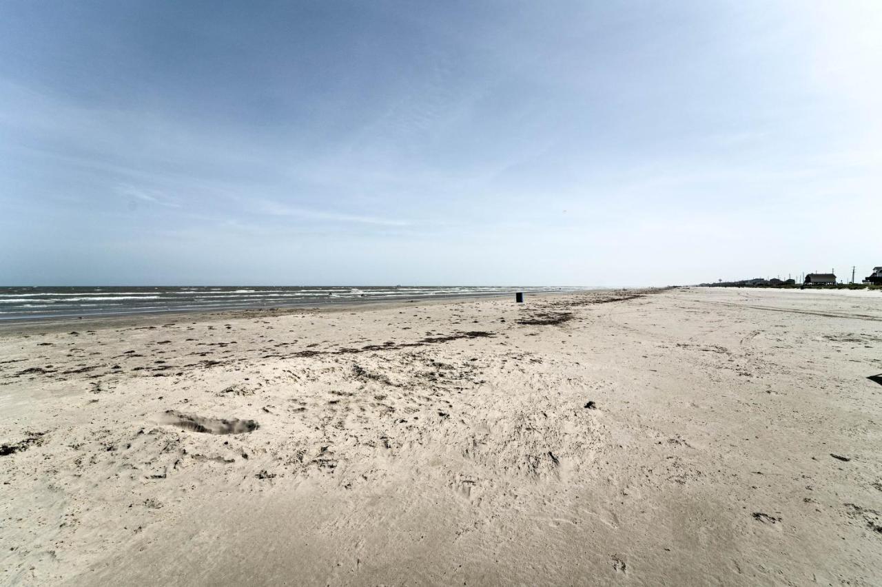 Oceanfront Galveston Home - Walk To Beach! Екстериор снимка