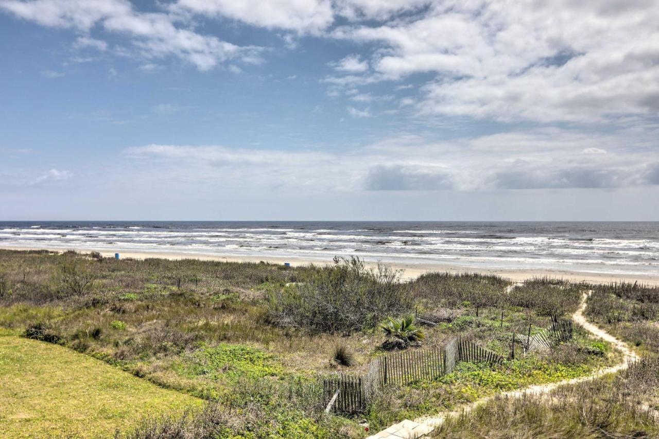 Oceanfront Galveston Home - Walk To Beach! Екстериор снимка