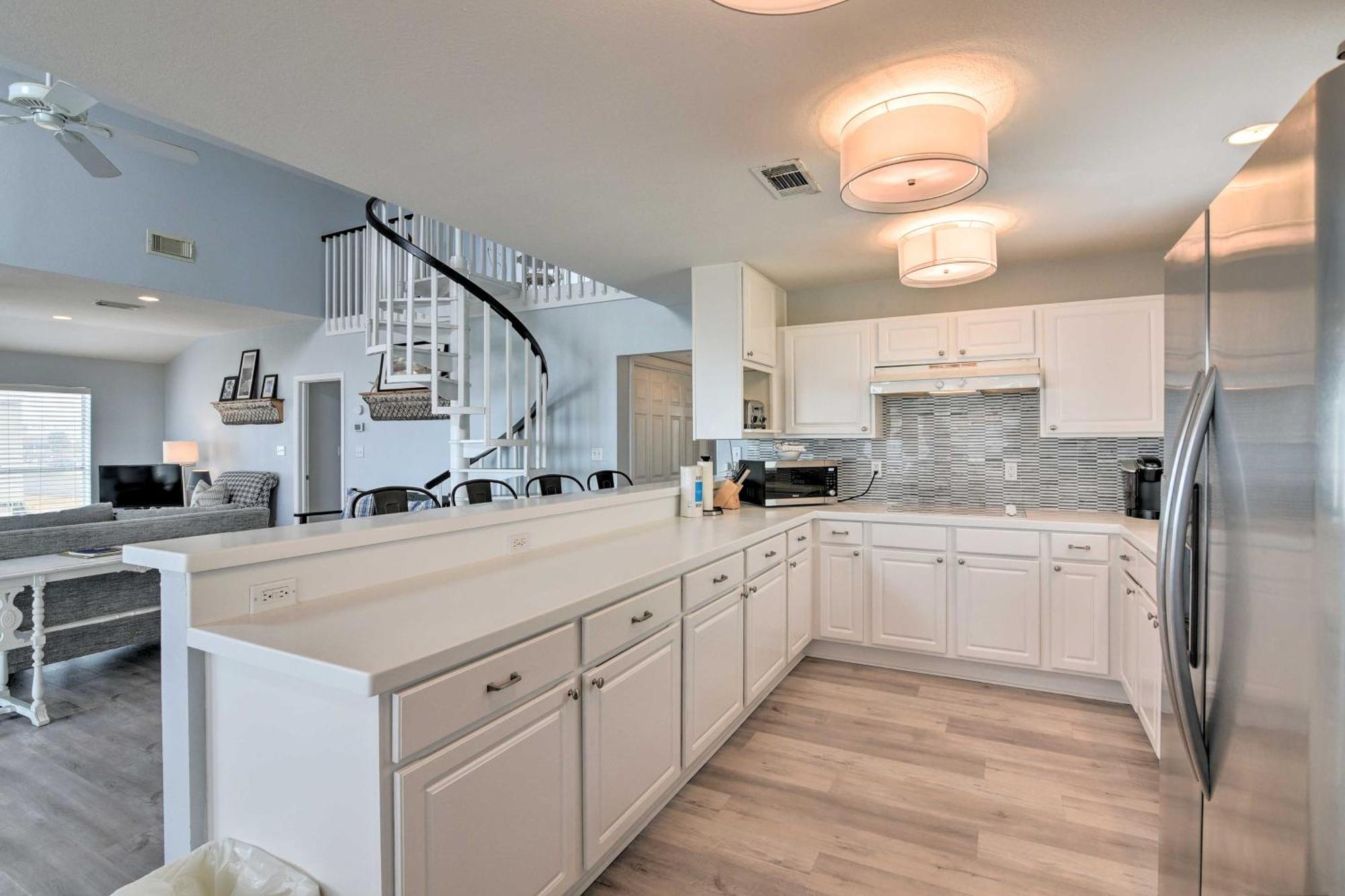 Oceanfront Galveston Home - Walk To Beach! Екстериор снимка