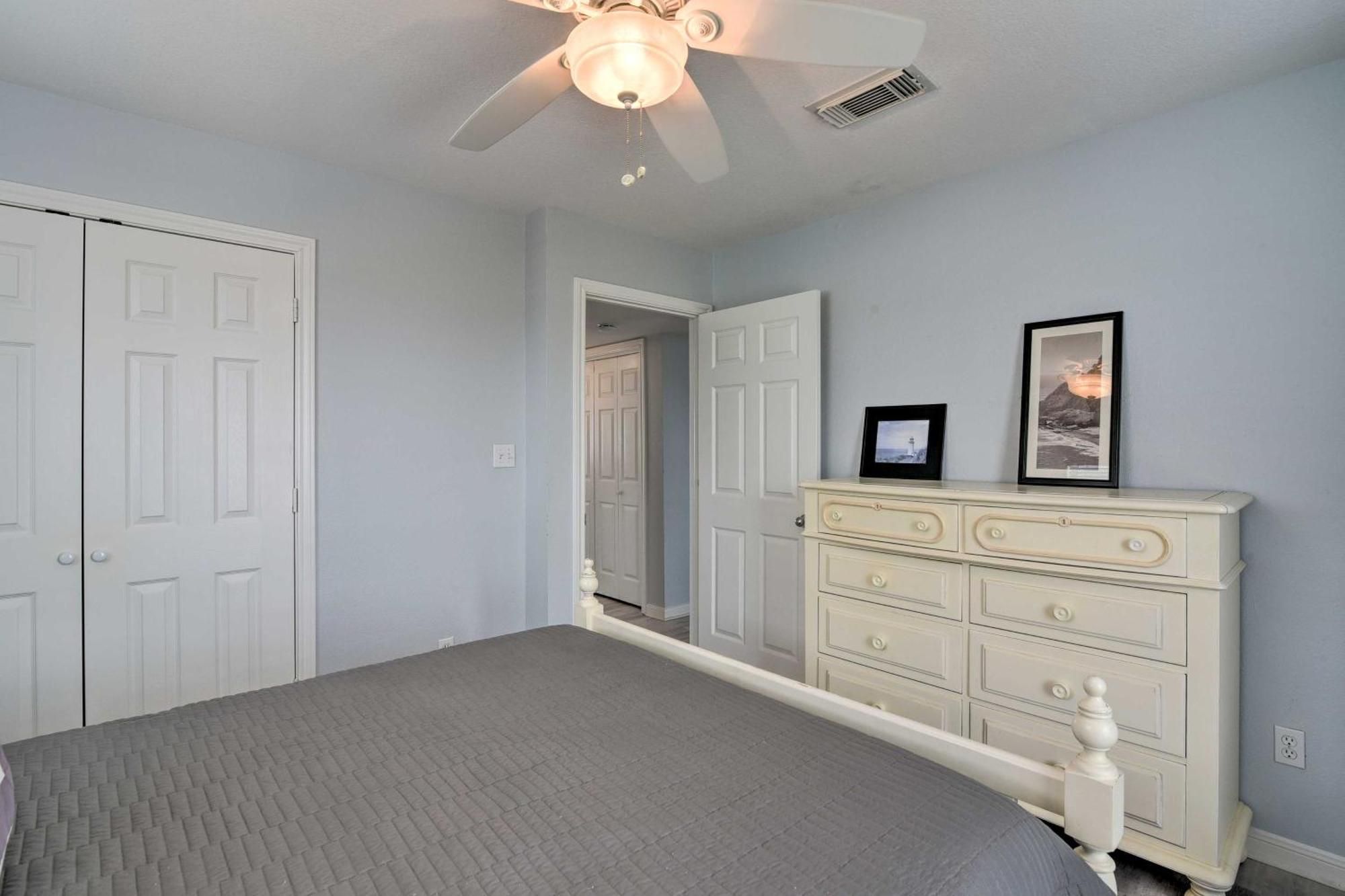 Oceanfront Galveston Home - Walk To Beach! Екстериор снимка