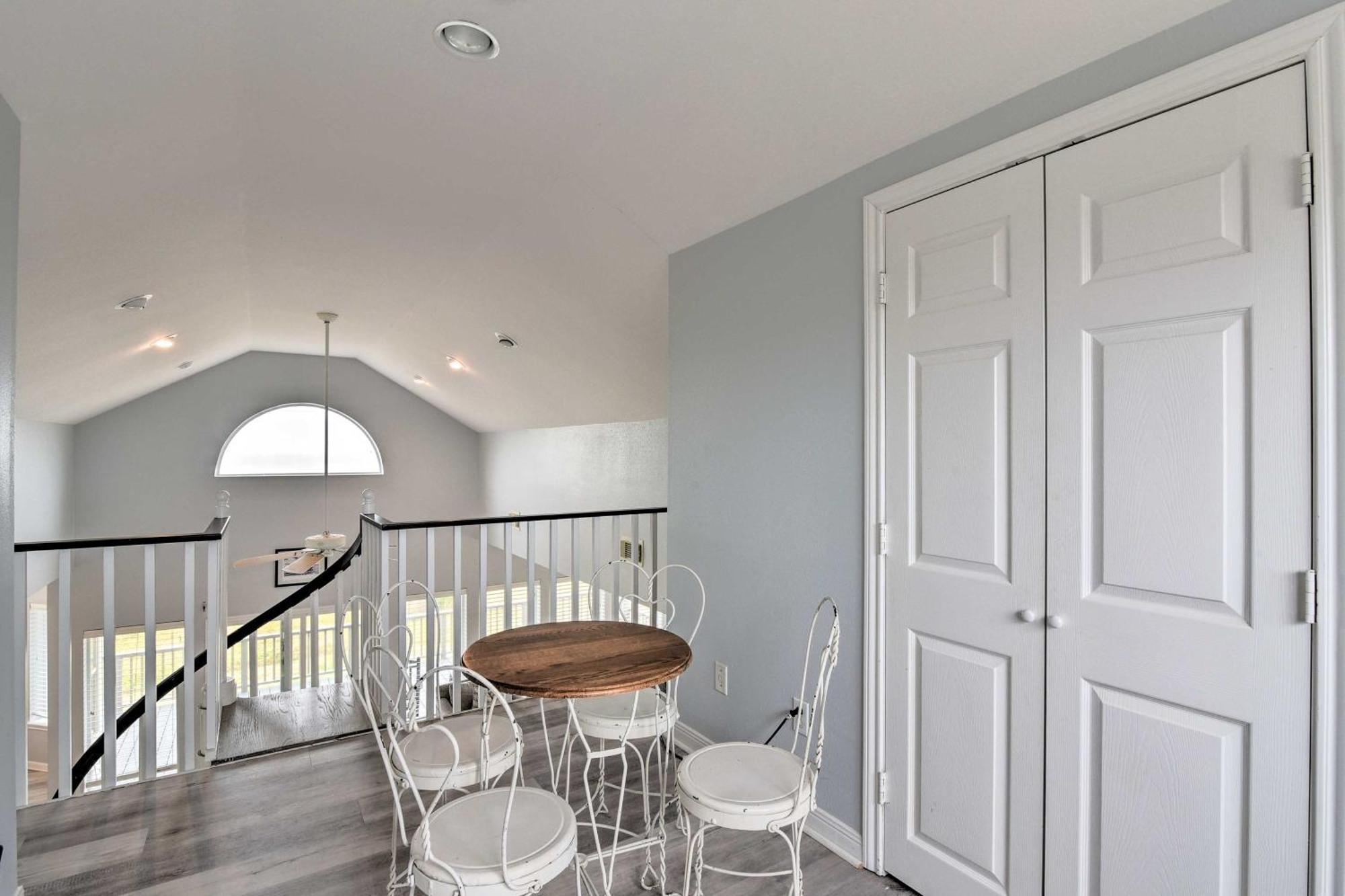 Oceanfront Galveston Home - Walk To Beach! Екстериор снимка