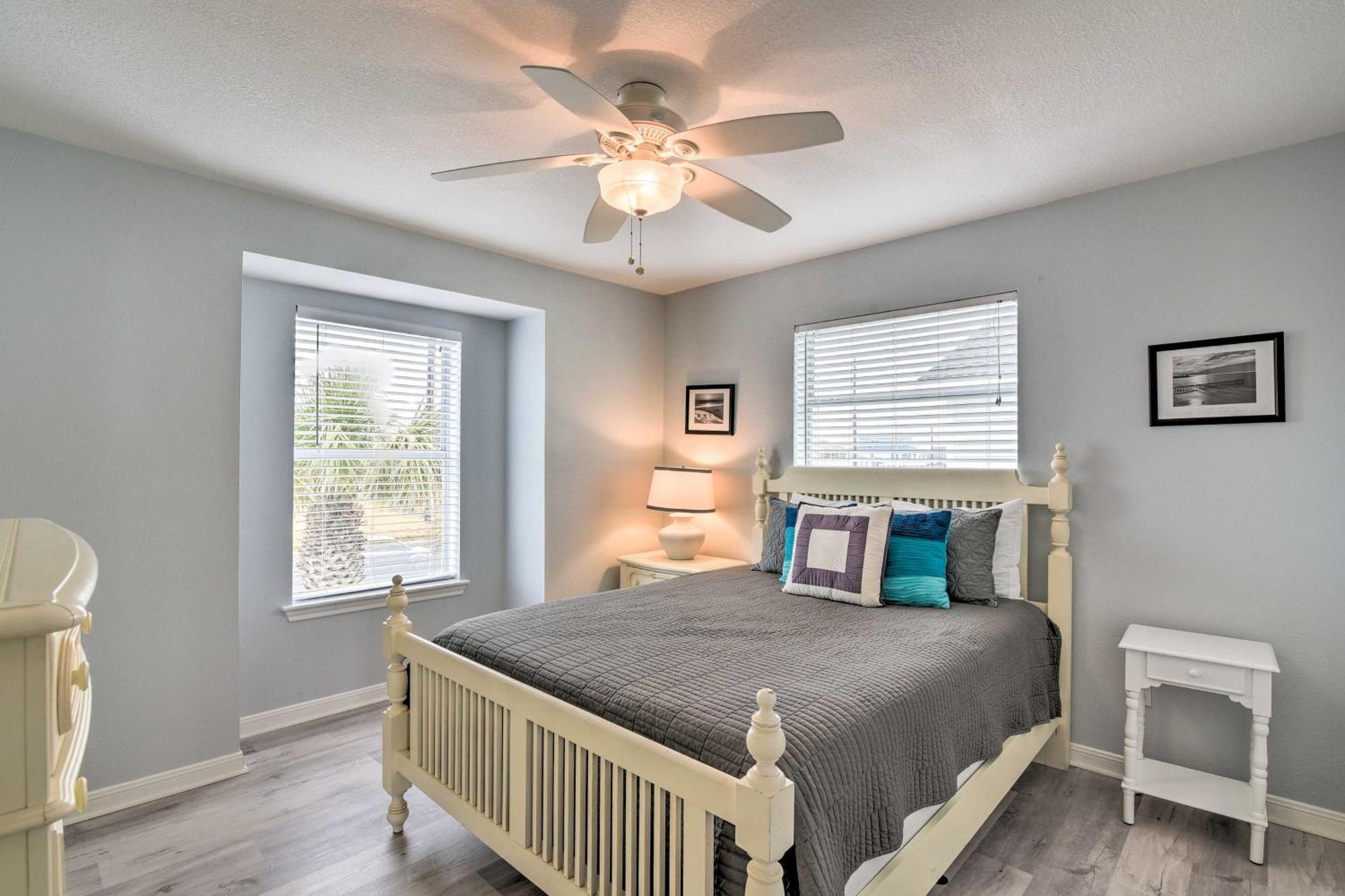 Oceanfront Galveston Home - Walk To Beach! Екстериор снимка